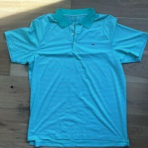 Vineyard Vines performance polo in great condition. Only worn once.